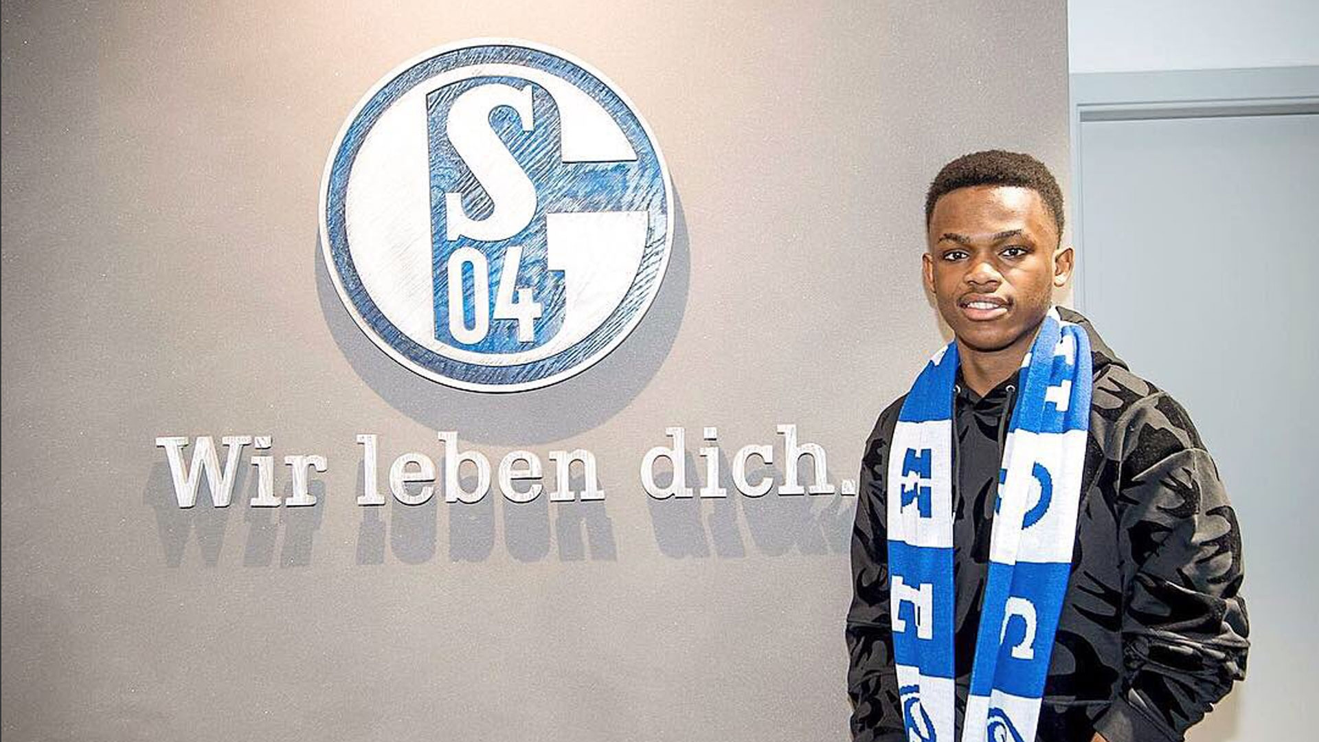 嘉豪轻松得 嘉豪轻松得